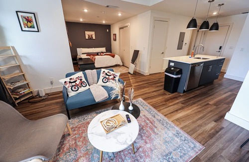 Brewerytown Apartamento | Imagine a stylish escape in Glenwood, the epitome of urban luxury