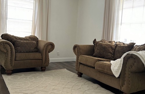 South Arlington Casa | Charming 2-bedroom townhome in welcoming Arlington with AC, WiFi