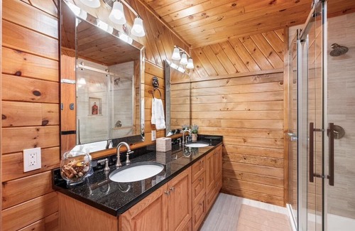 Indian Lake Cabina | Tower Hill Lodge- Mtn View w/Hot Tub