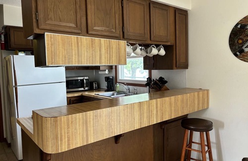 Martin County Cabina | Cozy Lake Cabin near the Fox Lake Event Center