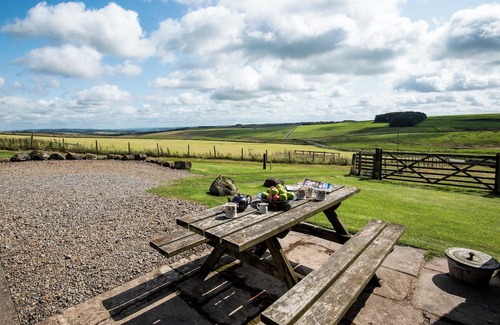 Haydon Bridge Cabaña | Near Hadrians Wall - Hexham - Large Country Cottage - Tranquil 3 Bed 3 Bathrooms