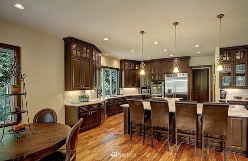 Maltby Casa | Huge Luxury 4-bedroom+ house in Echo lake/Maltby area with WiFi, AC