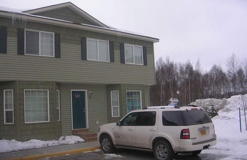 Northeast Anchorage Casa | Wonderful 3-bedroom townhome in Anchorage with mountain views