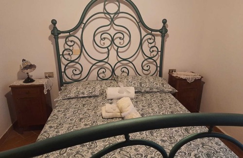 Sant Ippolito Apartamento | Apartment 'Girasole' with Shared Pool, Private Garden and Wi-Fi