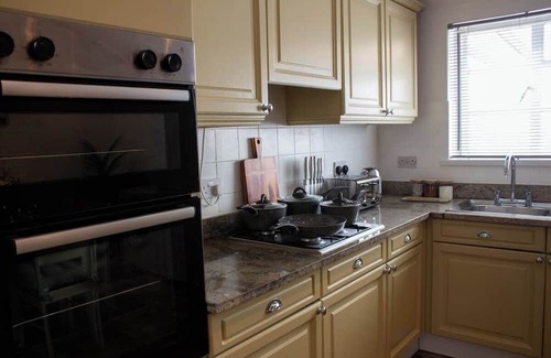 Marlborough Casa | 3-Bed+Parking Space-High Street