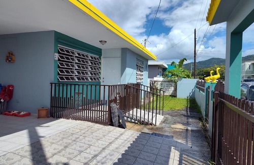 Las Piedras Casa | Charming 2-bedroom house in brilliant Las Piedras with AC