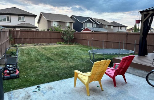 Southeast Edmonton Casa | Imagine Relaxing in a Beautiful Home!