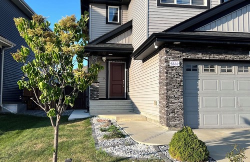 Southeast Edmonton Casa | Imagine Relaxing in a Beautiful Home!