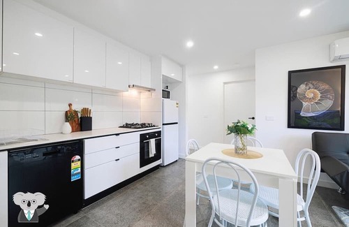 Cremorne Apartamento | KozyGuru | Cremorne | Walking distance to Station