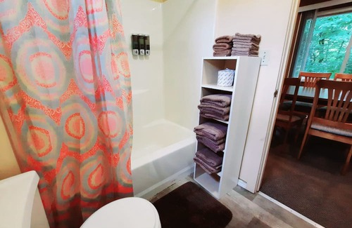 Fulton Cabaña | Superb cottage with AC in resort overlooking the river