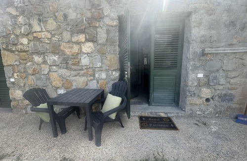 Castellaro Apartamento | Apartment 'Studio' with Shared Garden and Wi-Fi