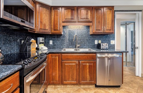 Kihei Apartamento | Immaculate Condo across from Beach MBQ208B