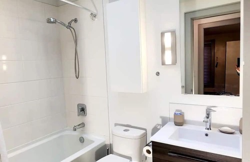 Cowichan Bay Casa | Cozy and Spacious 3 Bedroom House on Historic Marina