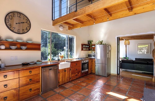 Brightwater Casa | Higgs Rest in Tasman - central location to national parks, dog friendly