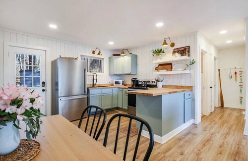 Webster Cabina | Peaceful retreat on quiet and sought after Pike Lake