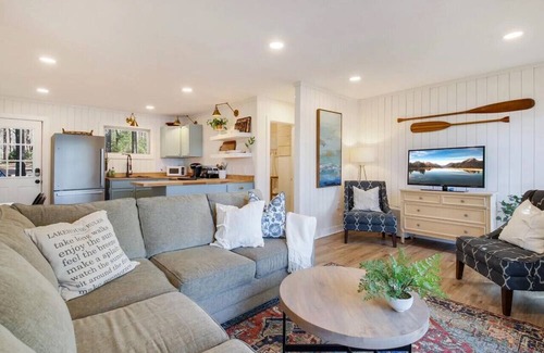 Webster Cabina | Peaceful retreat on quiet and sought after Pike Lake