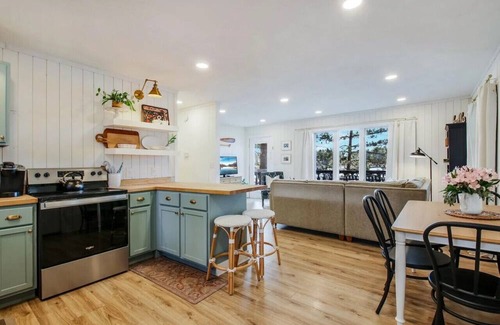Webster Cabina | Peaceful retreat on quiet and sought after Pike Lake