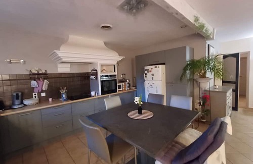 Six-Fours-les-Plages Casa | Quiet house in the pines close to the sea, forest and essential shops.