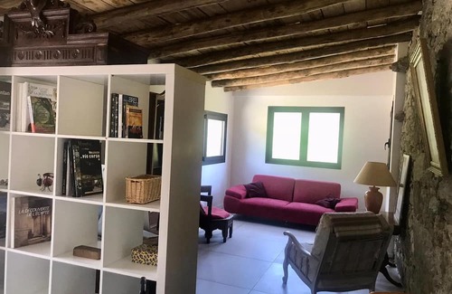 Moita Cabaña | Maison Tour Restaurée en Chambres D'hôtes
