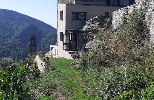 Moita Cabaña | Maison Tour Restaurée en Chambres D'hôtes