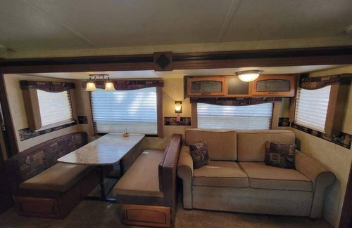 Hollywood Casa | Cozy RV in Hollywood, MD with AC and WiFi for a relaxing stay