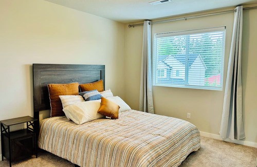 Pleasant Valley Casa | New home in new neighborhood, near Legacy Salmon Creek Hospital & WSU campus