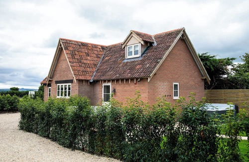 Calne Cabaña | Cosy country getaway with a hot tub!