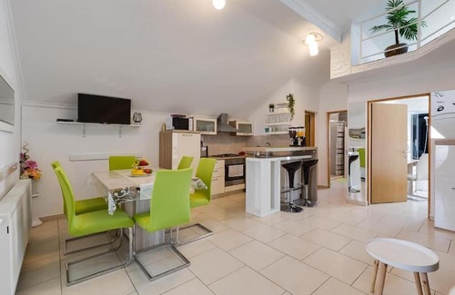 Brinje Apartamento | Vacation apartment Luna with pool. and dogs welcome