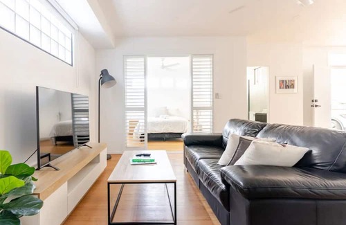 West End Casa | Modern self contained quiet flat in West End