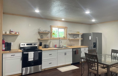 Jamestown Casa | Charming 2-bedroom house with AC and WiFi in Jamestown