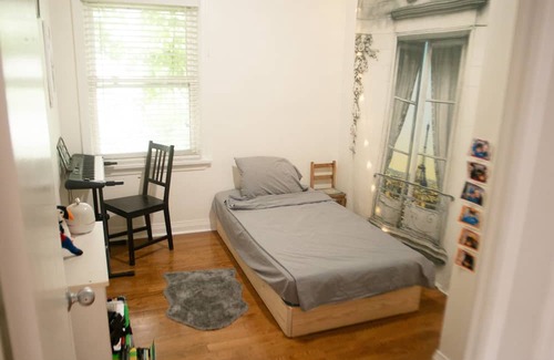 North York Casa | Serenity Stay - Beautiful House in Quite Wooded Area