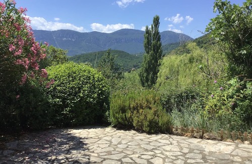 Quillan Casa | House with panoramic view, large terrace, sleeps 4
