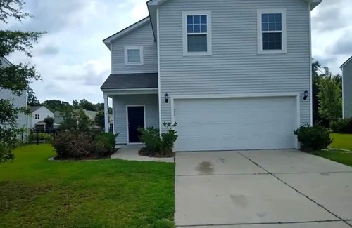 Burton Casa | 3-bedroom house in charming Beaufort with a Loft, AC, WiFi. Enjoy your stay