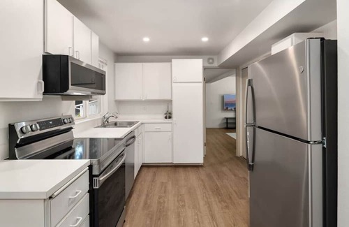 Lakeland North Casa | 4BR Modern Home | Newly Renovated | Yard | Firepit