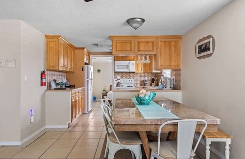 Bradenton Casa | Heated Pool + Near IMG & Beaches + King Bed + 4BR