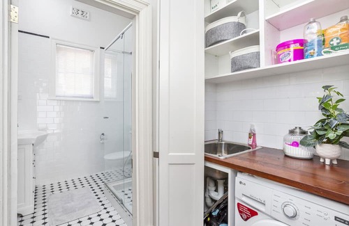 North Perth Casa | Grand Hyde Park 3 Bedroom Home by WorldWide Welcome