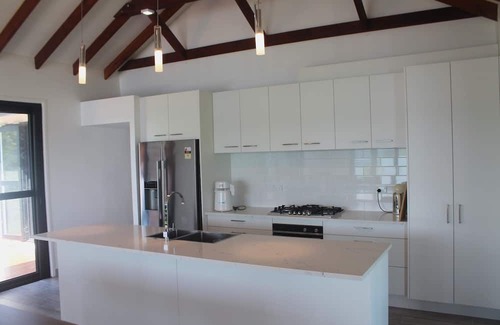 Teouma Casa | Stunning 3 Bedroom Oceanfront Retreat with Panoramic Views