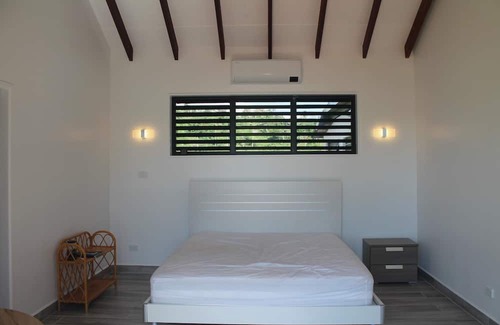 Teouma Casa | Stunning 3 Bedroom Oceanfront Retreat with Panoramic Views