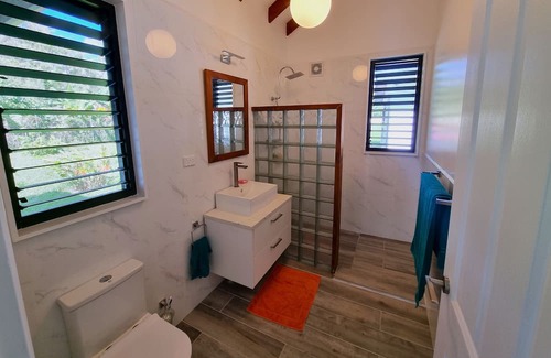 Teouma Casa | Stunning 3 Bedroom Oceanfront Retreat with Panoramic Views