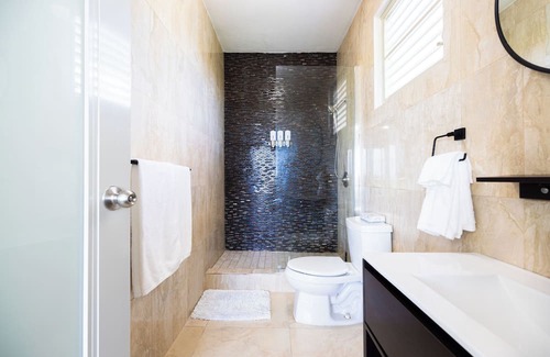 Aguada Apartamento | Rincon View Suites 04 with infinity pools & mountain views!