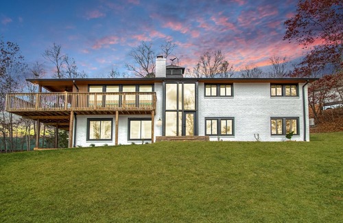Ingles Casa | Claytor Lake Direct Waterfront Home Beautiful Private Awesome Views VT Radford