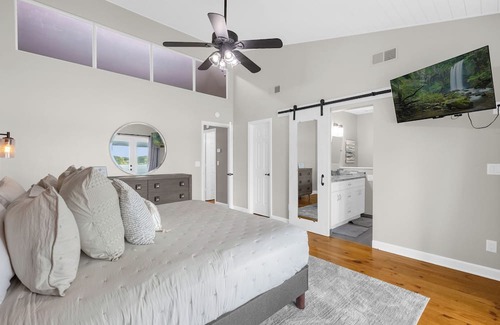 Clermont Casa | Lakefront, Patio 3 bedroom