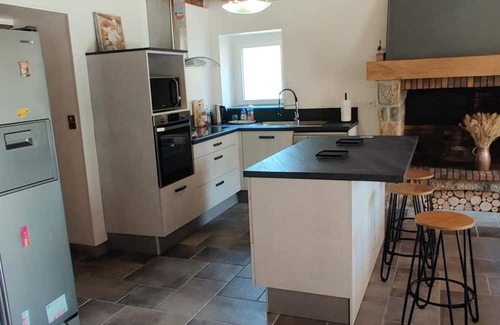 Thevet-Saint-Julien Casa | Holiday Home 'La Pouzerie' with Private Pool, Private Terrace and Wi-Fi