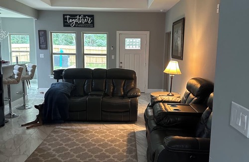Conroe Casa | 1 cozy private room in Conroe , Texas