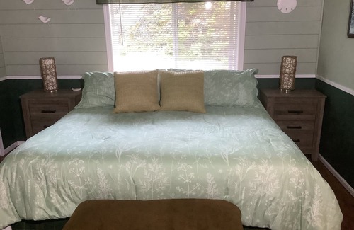 Ketchikan Casa | Cozy 3-bedroom house in fantastic Ketchikan with WiFi and view of Clover Island