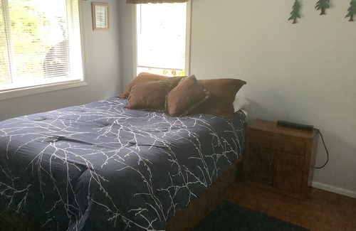 Ketchikan Casa | Cozy 3-bedroom house in fantastic Ketchikan with WiFi and view of Clover Island