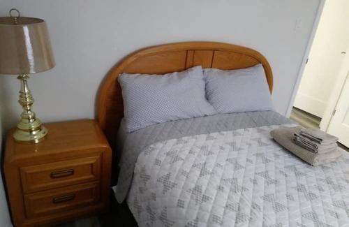Strathroy Casa | 2 Bedroom - Comfy Space (Main Floor Only)