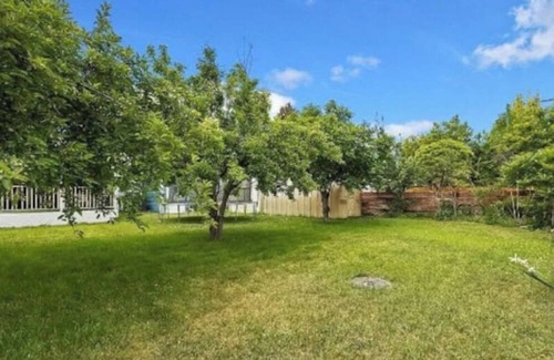 Burley Casa | 1 Bed 1 Bath apartment