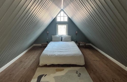 Runhallen Villa | Sleep in a Swedish old school