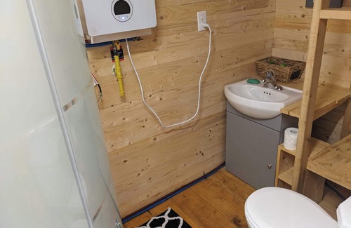 Tay Valley Cabina | Enchanting Tiny Cabin in the Woods!